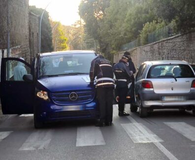 prato-giardino-incidente-vigili-urban