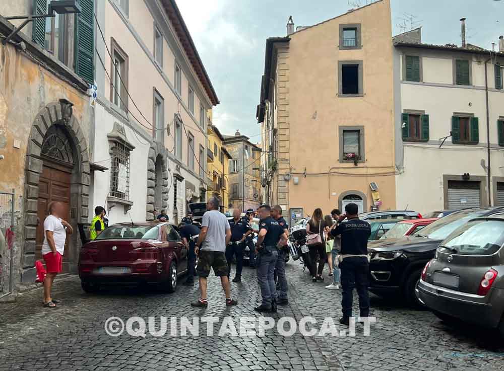 Ubriaco perde il controllo dell’auto in centro storico.