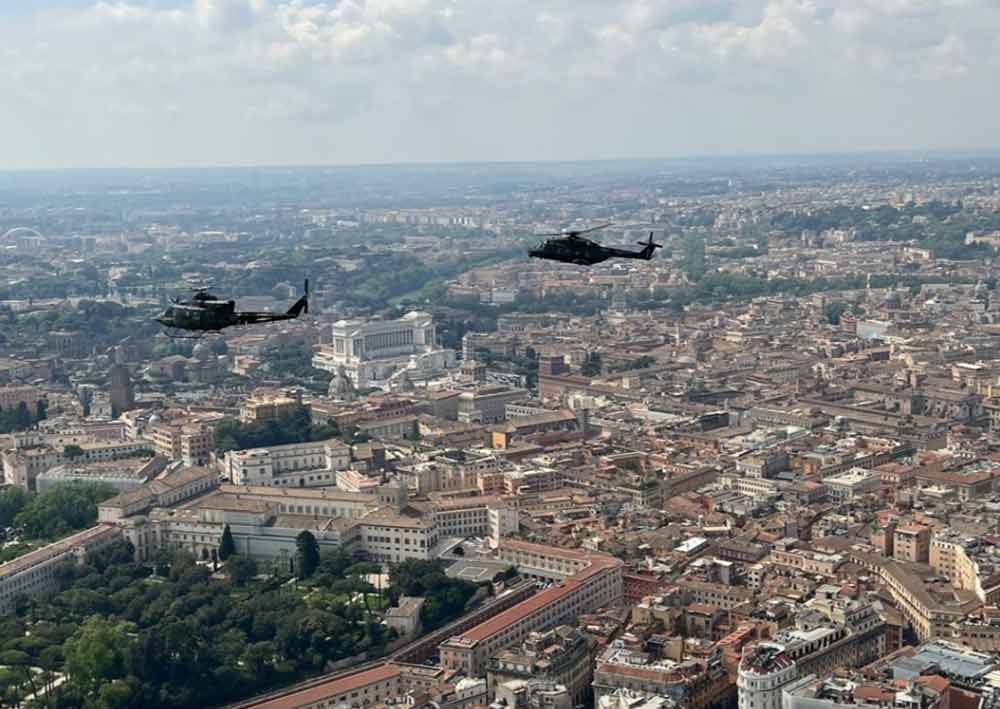 Anniversario Aves: Comandante delle Forze Operative Terrestri in visita ai reparti di volo a Viterbo