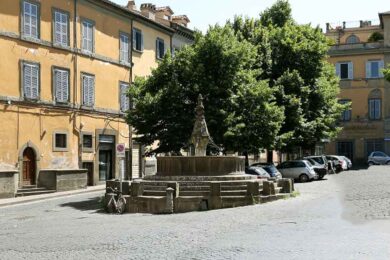piazza-san-faustino