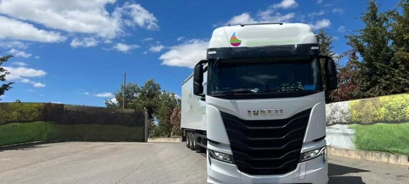 tir-camion-spazzatura-rifiuti-monterazzano-discarica