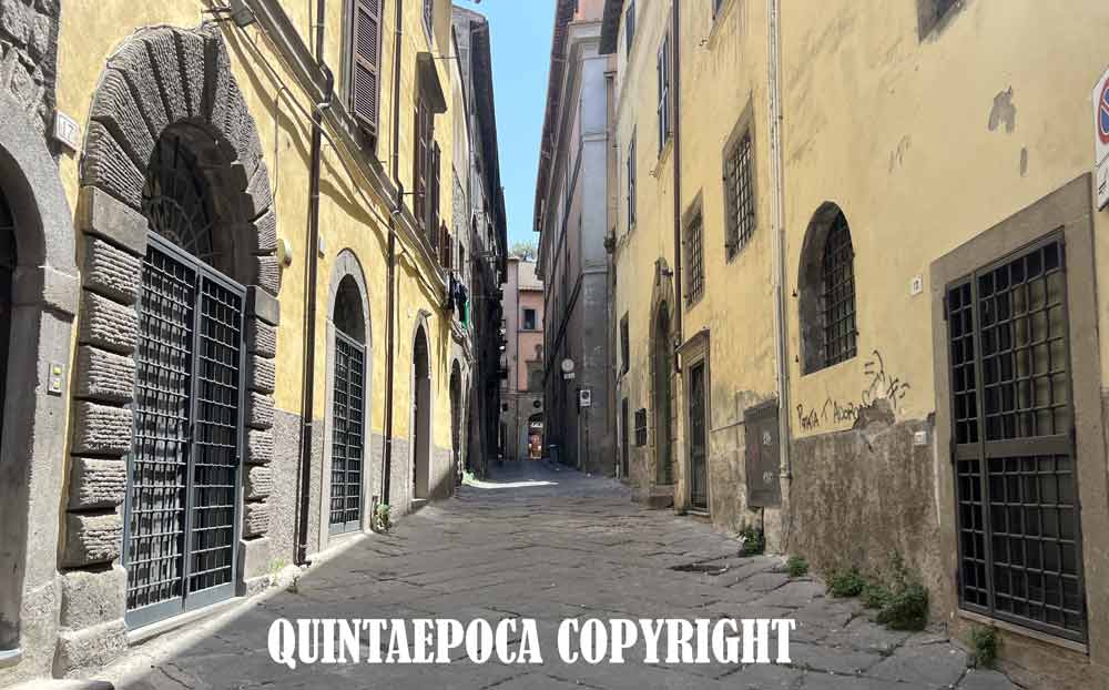 Centro storico ostaggio di “baby-vandali”: residenti e commercianti impauriti e stanchi di subire.
