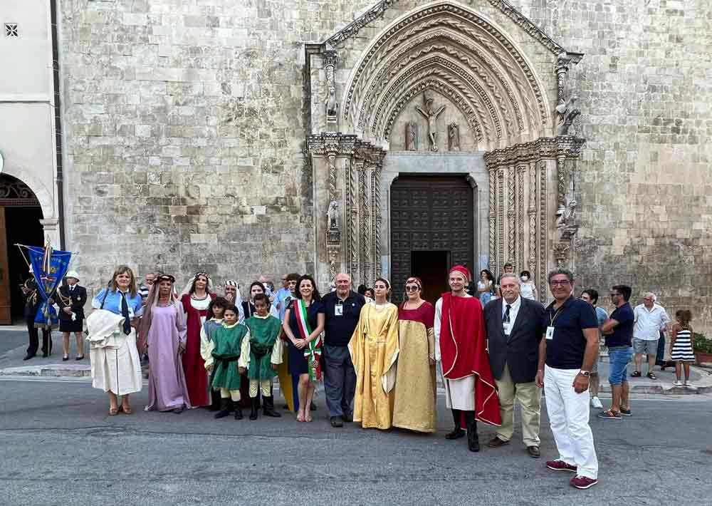 Processione SS. Salvatore con “Uomini, buoi e fiori” si candida per riconoscimento Unesco.