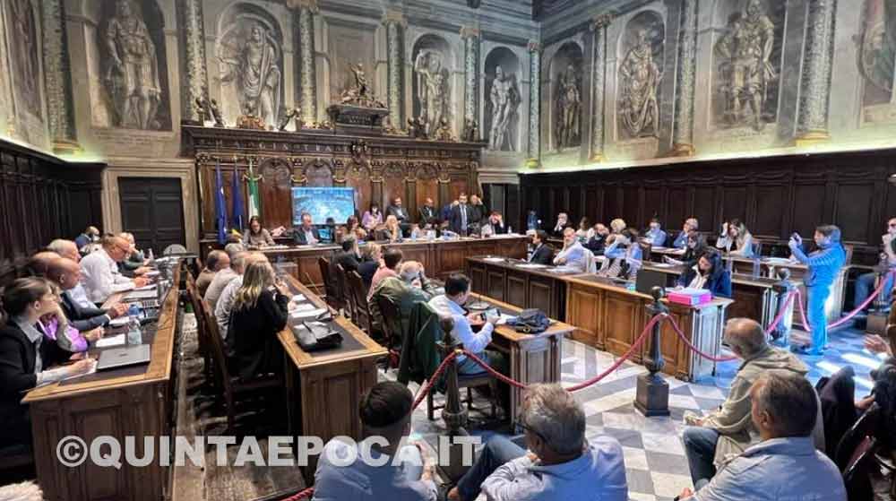 Natale, opposizione chiede consiglio straordinario.