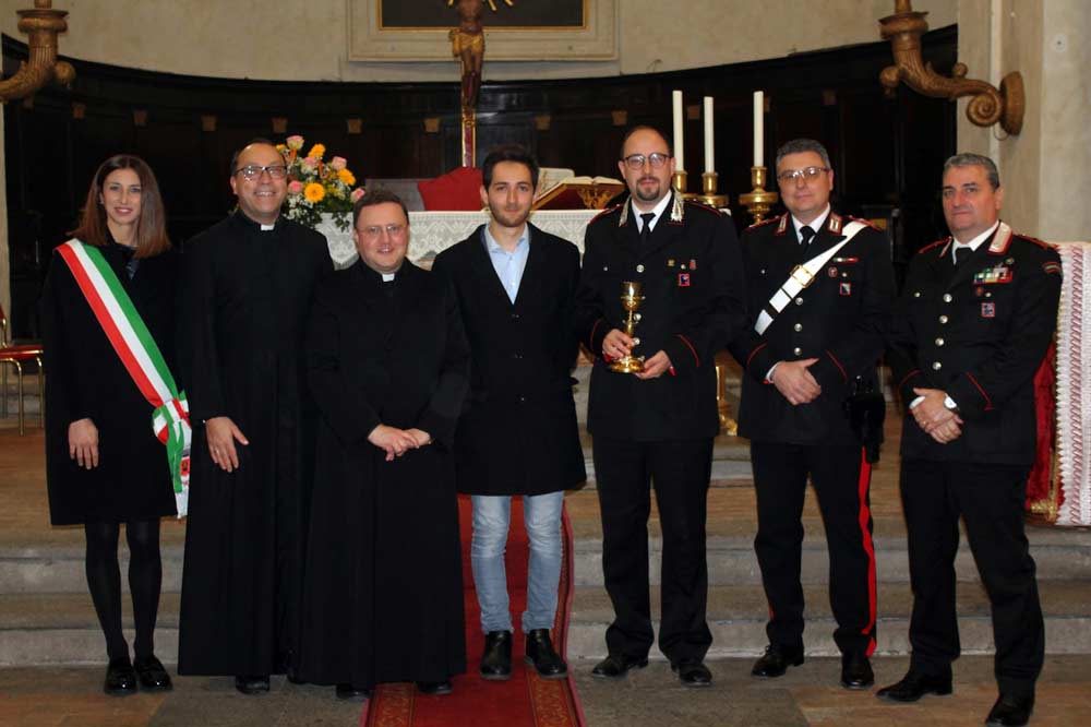 Canepina, riconsegnato calice 19esimo secolo, rubato e ritrovato in Versilia.
