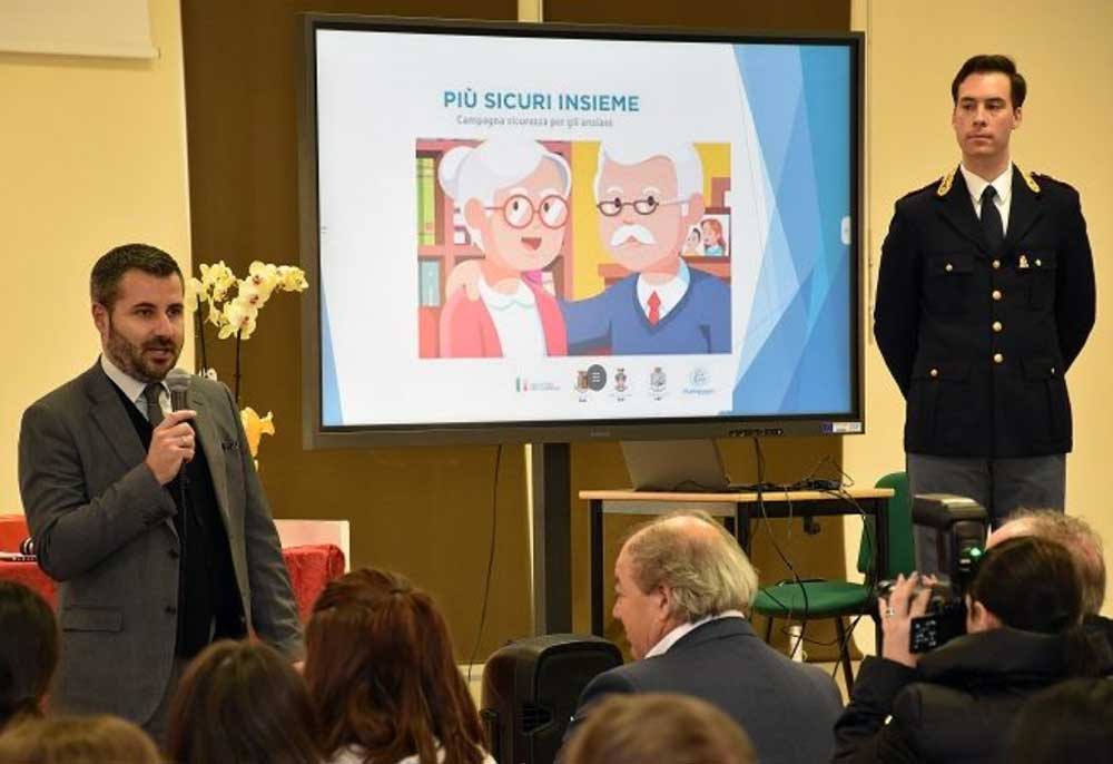 Lotta alle truffe: la polizia incontra la popolazione.