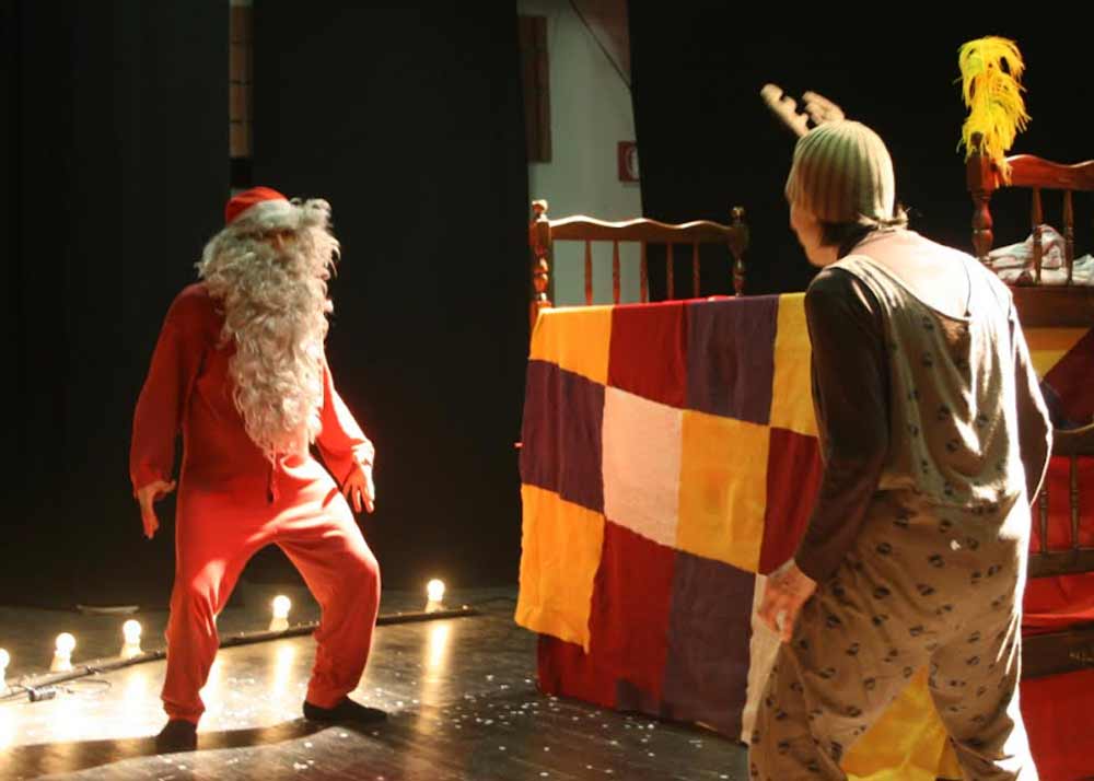 A teatro in famiglia con “Babbo Natale e la Notte dei regali”.