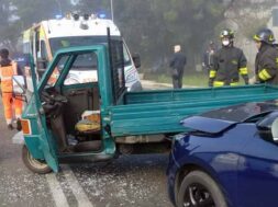 incidente-motocarro-autovettura