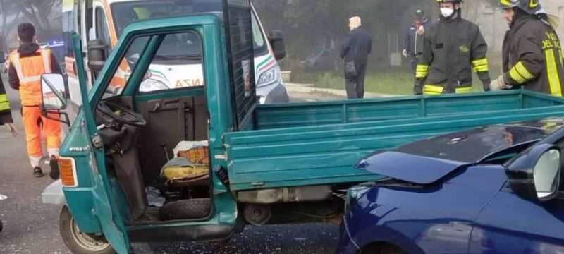 incidente-motocarro-autovettura