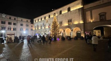 notte-sbianca-piazza-plebiscito-natale