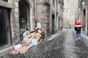 rifiuti-san-pellegrino-via-san-loerenzo