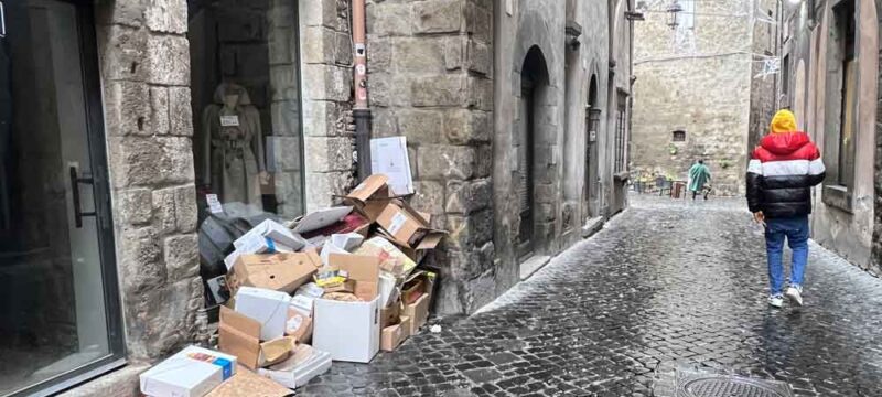 rifiuti-san-pellegrino-via-san-loerenzo
