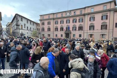 benedizione-animali-folla-piazza-plebiscito