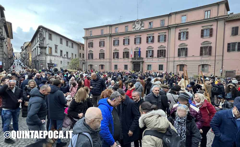 Torna la benedizione degli animali: buona affluenza nonostante la pioggia.