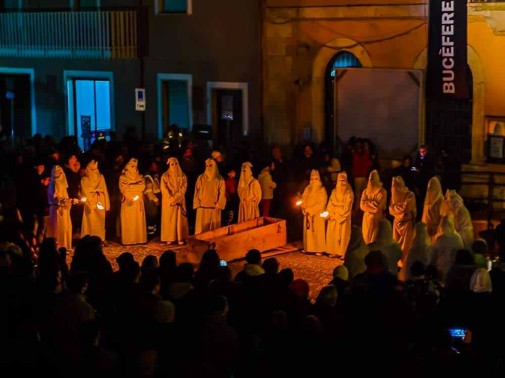 Grotte Santo Stefano, Bucèfere chiude il Carnevale.