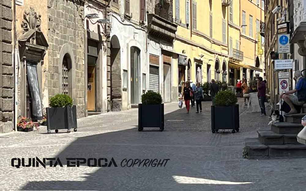 Piazza del Plebiscito e via Roma: fioriscono isole pedonali di cui nessuno sa nulla.