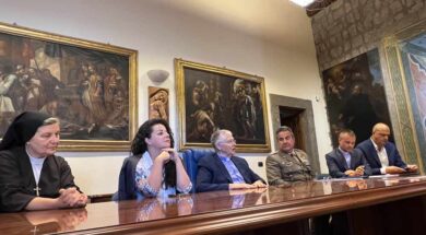 suor-francesca-frontini-vescovo-piazza-martinengo-esercito