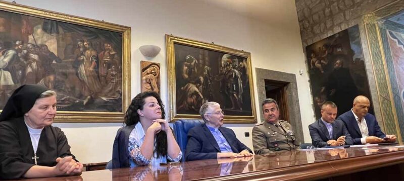 suor-francesca-frontini-vescovo-piazza-martinengo-esercito