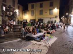 rosa-trasporto-erbe-piazza