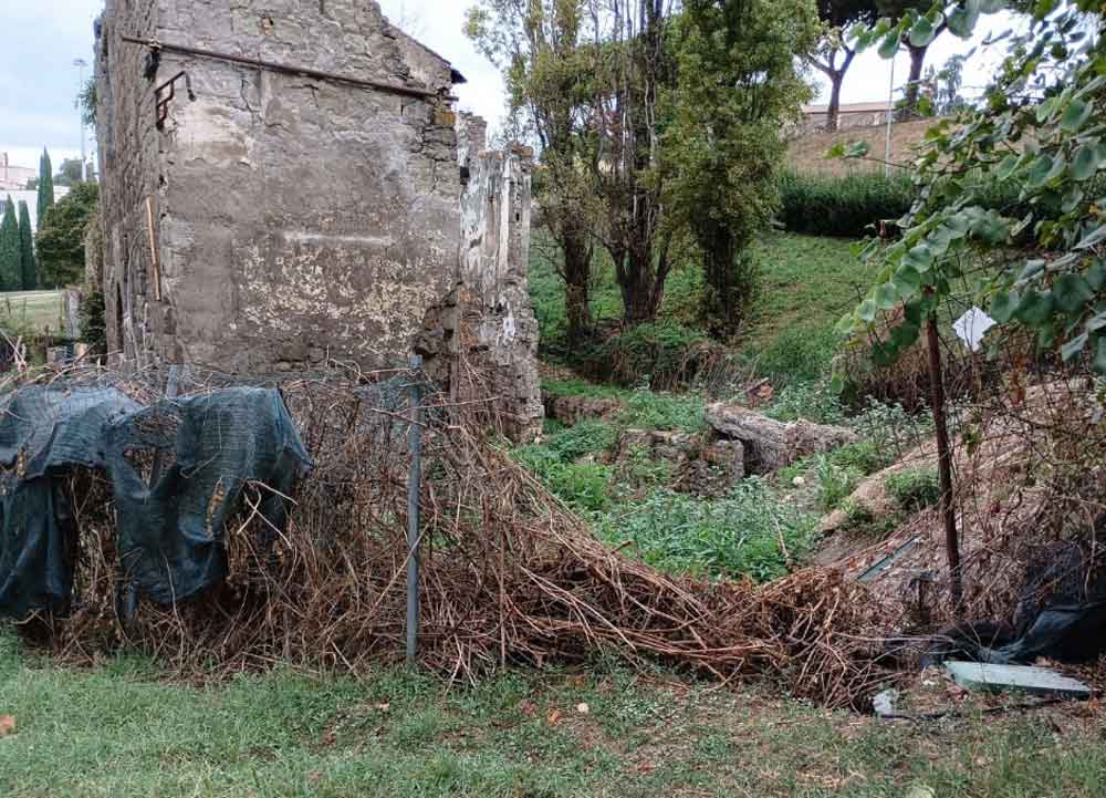 “Il Risveglio” agonizzante nel degrado di Valle Faul.