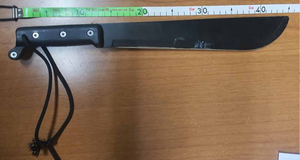 Delirio in via del Bottalone: lite con coltello e machete, dopo una tentata rapina.