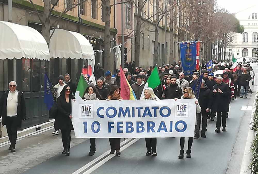 Giorno del Ricordo, 300 al corteo. Una mail chiede al presidente della Provincia di non partecipare.