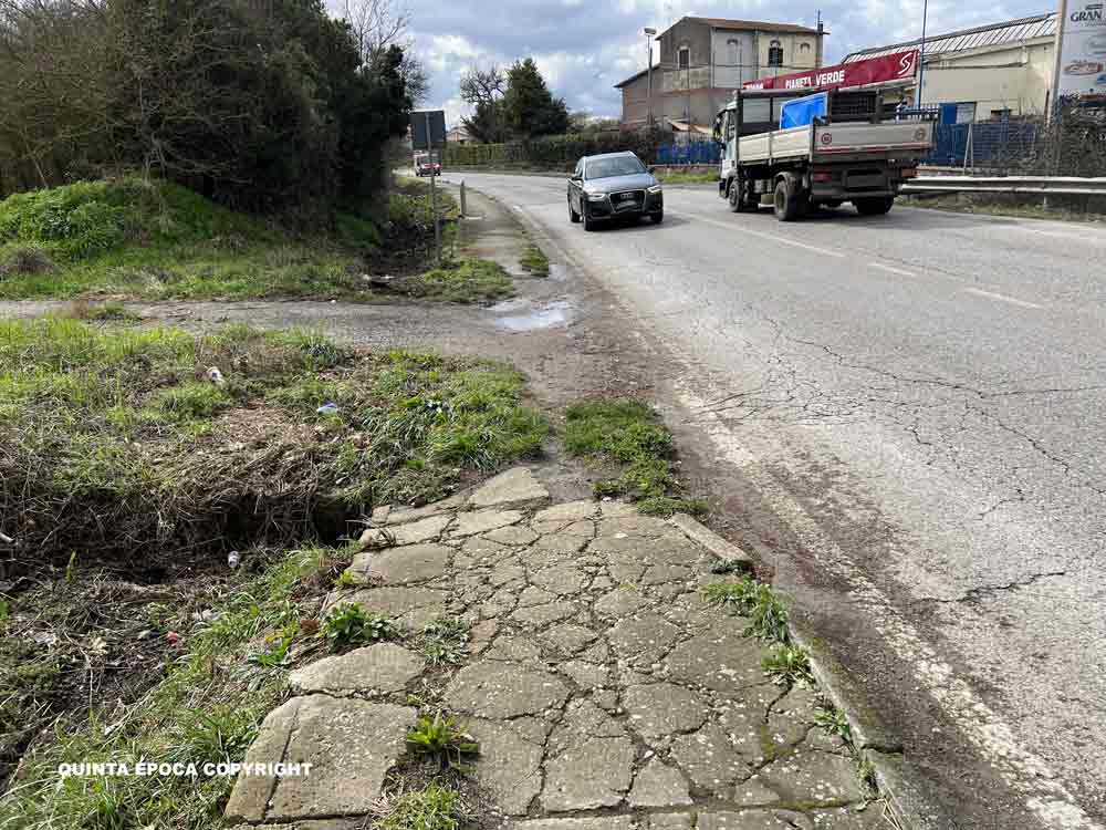 Strada Teverina nel degrado e senza luce, il Comune pensa ai pali fotovoltaici.