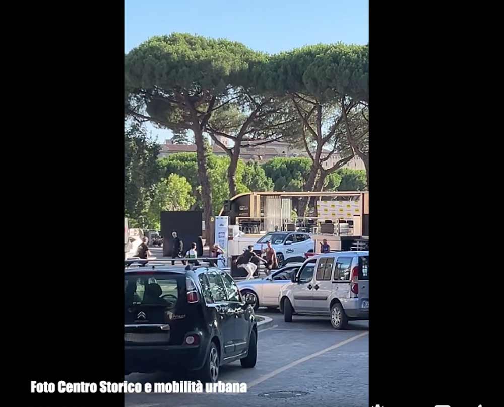 Sacrario: è di nuovo rissa. Schiaffi, calci e pugni tra giovanissimi.