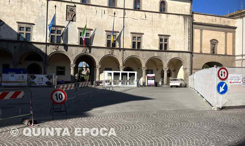 Urp e punto Francigena lasciano Piazza del Plebiscito.