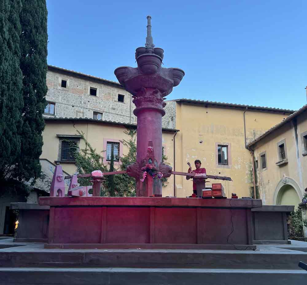 Albero di Natale al Sacrario, la fontana del Sepale alla ex Zaffera.