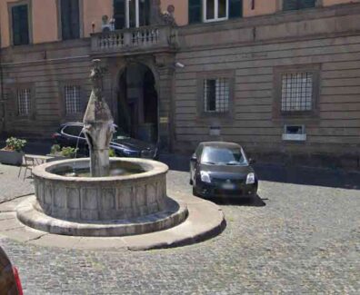 fontana-piazza-dante