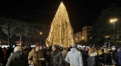 NATALE-ALBERO-SACRARIO-ACCENSIONE
