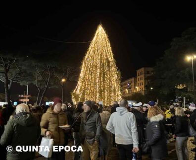 NATALE-ALBERO-SACRARIO-ACCENSIONE
