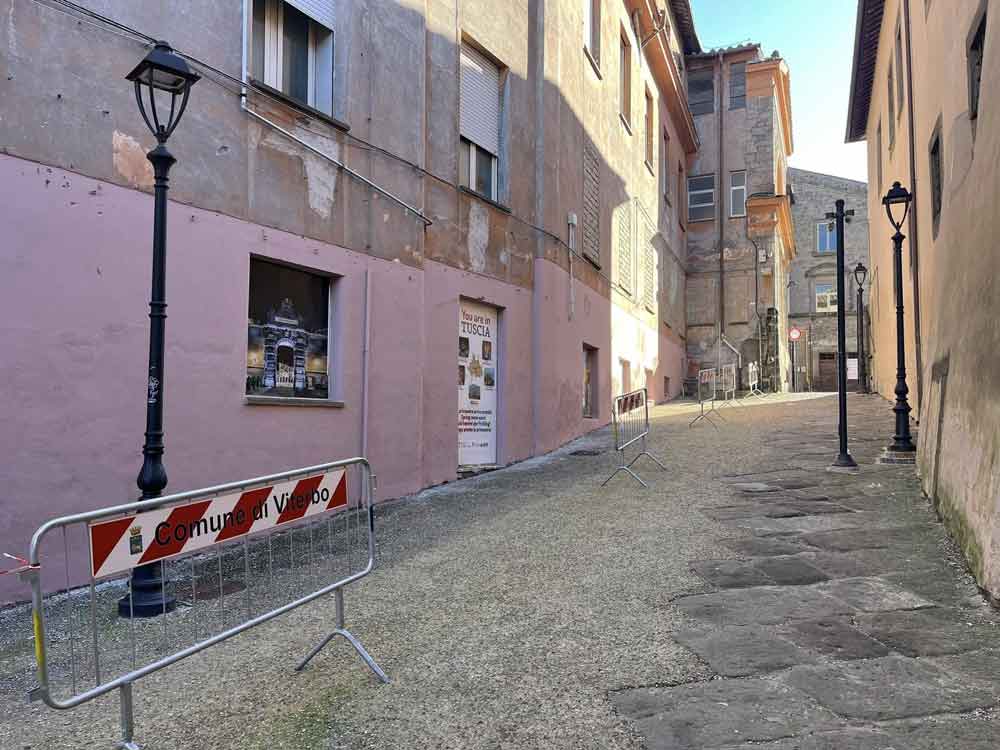 Giulio della Rocca: “Abbiamo pitturato la parete. Scempio impresentabile”.