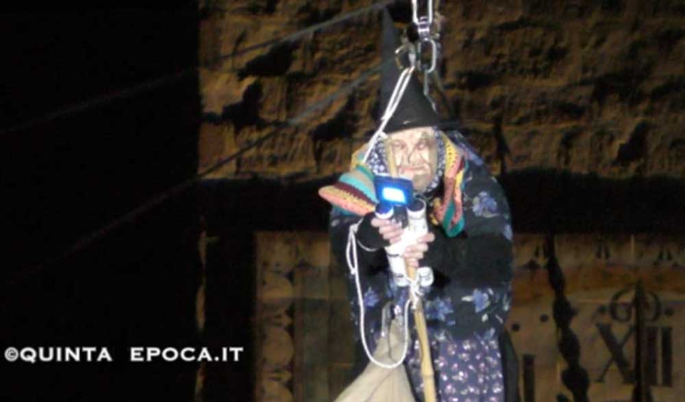 Befana 115, spettacolo a piazza della Rocca tra acrobazie e sorprese.