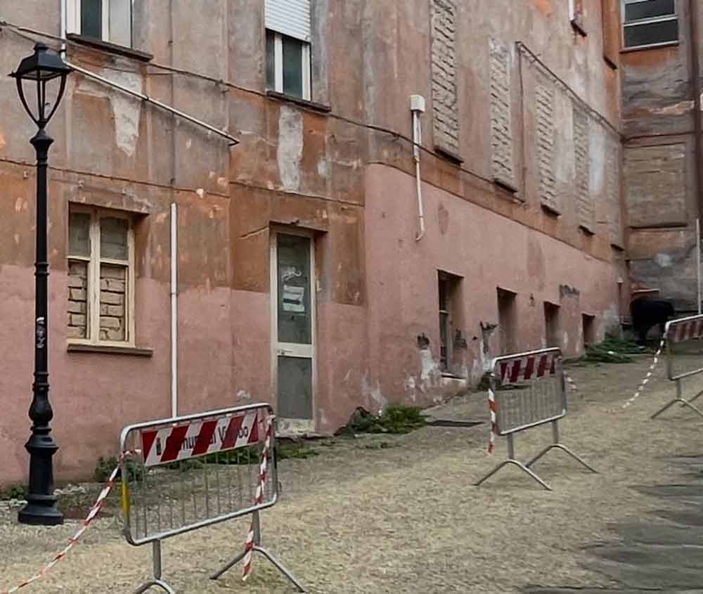 Pitturato ex ospedale: ad oggi nessuna denuncia, solo una lettera della sovrintendenza.