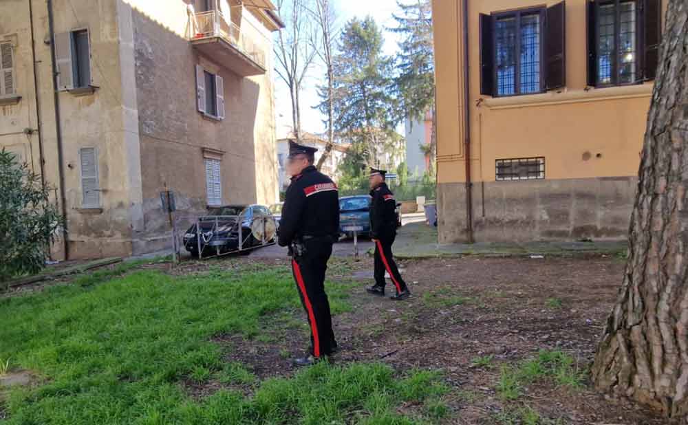 Ragazzo pestato con spranghe e catene vicino al Paolo Savi.