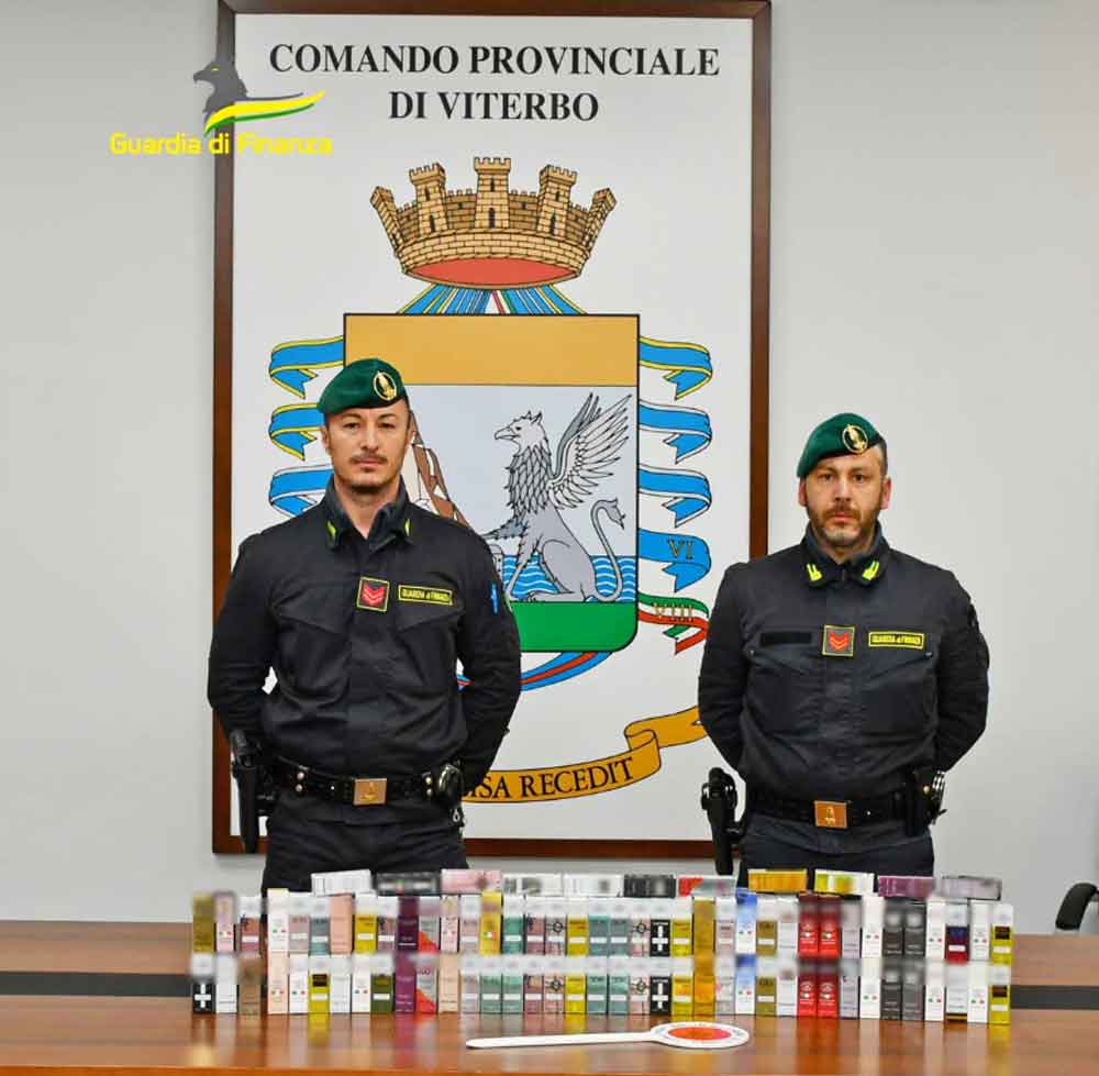 Guardia di Finanza, sequestrati 200 profumi contenenti sostanze cancerogene.