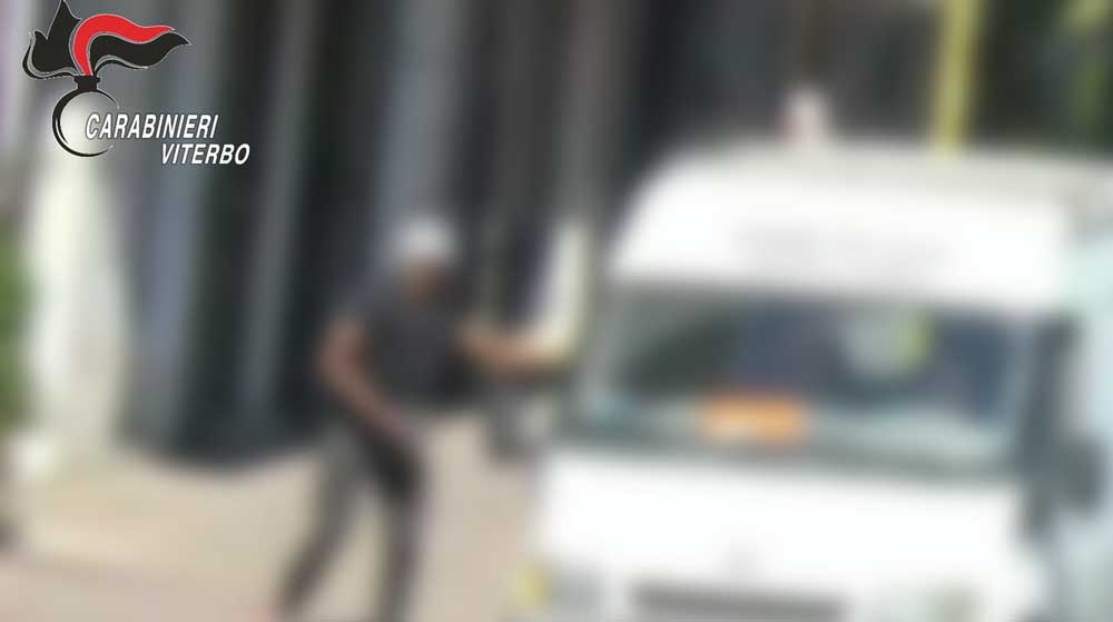 Vetralla, operazione “Nigeria”: mercato della droga in pieno centro, venduti chili di eroina e cocaina, incassati 200 mila euro in poco tempo.