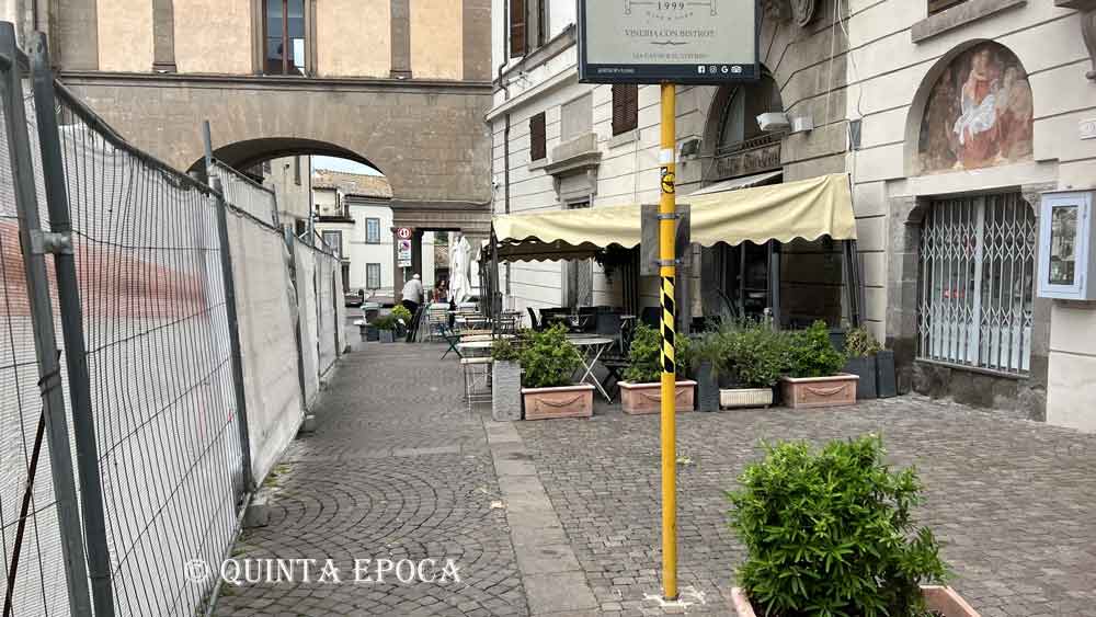 Piazza del Plebiscito, il cantiere si allarga fino agli esercizi commerciali.