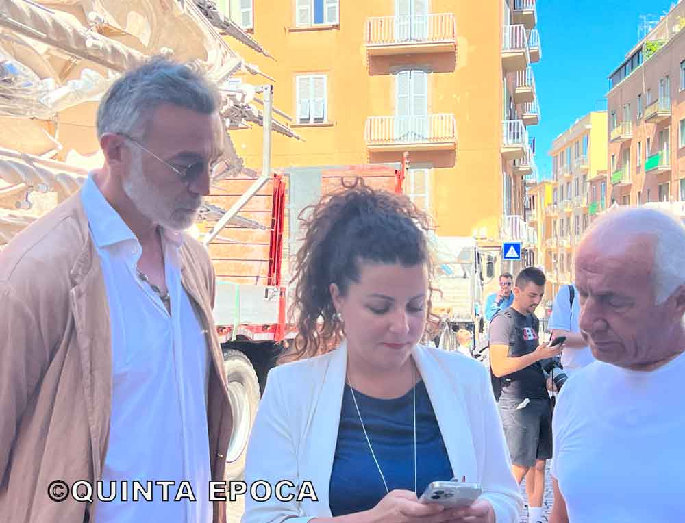 Ascenzi: “Questa è una scultura illuminata, la Macchina è solo il tre settembre”.