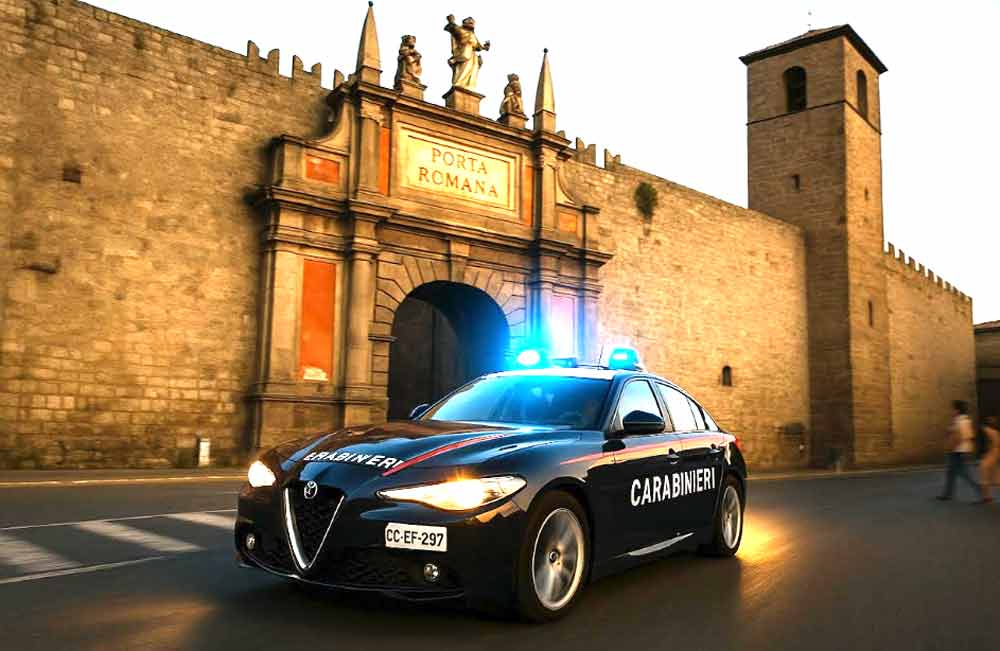 In tre rubano un’auto in via Cavour, arrestati a Valle Faul.