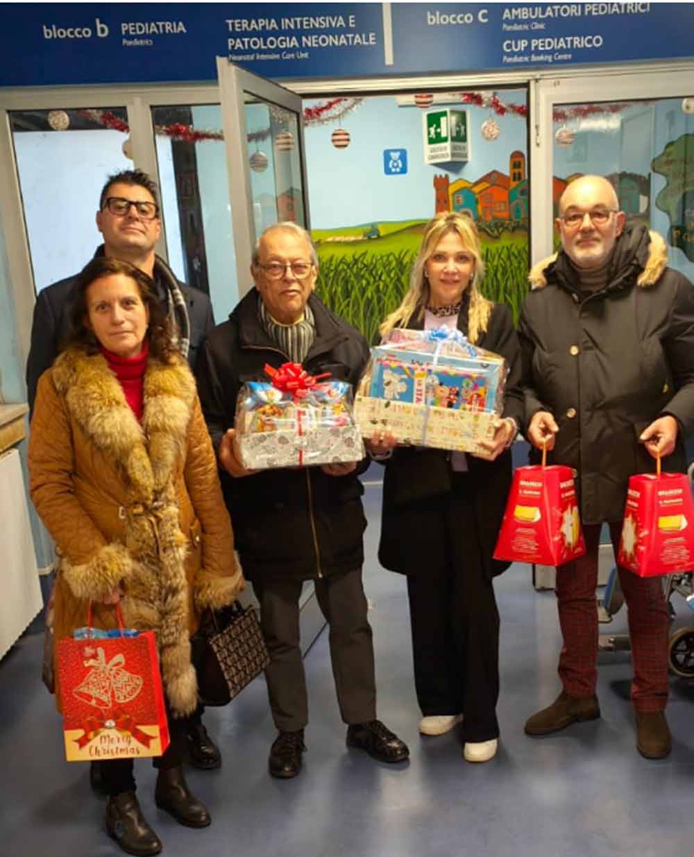 La Lega porta doni natalizi ai bambini ricoverati al Santa Rosa.