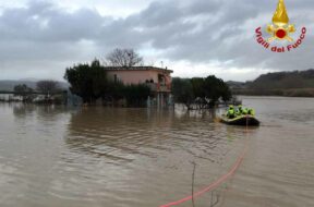 casa-acqua-pompieri-vigili-fuoco