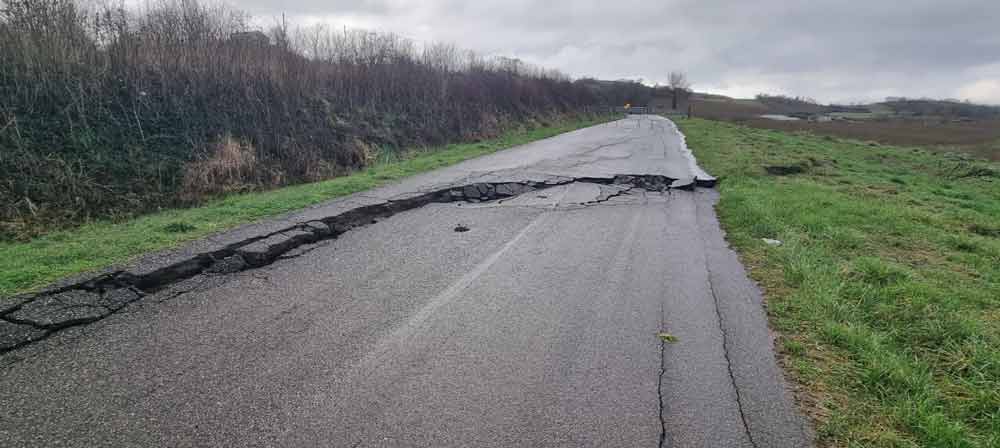 Tuscia flagellata dal maltempo: frane, smottamenti e strade chiuse