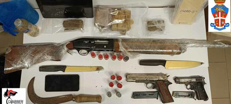 munizioni-droga-coltelli-pistole