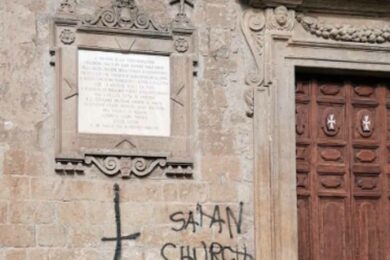 scritte-san-faustino-chiesa