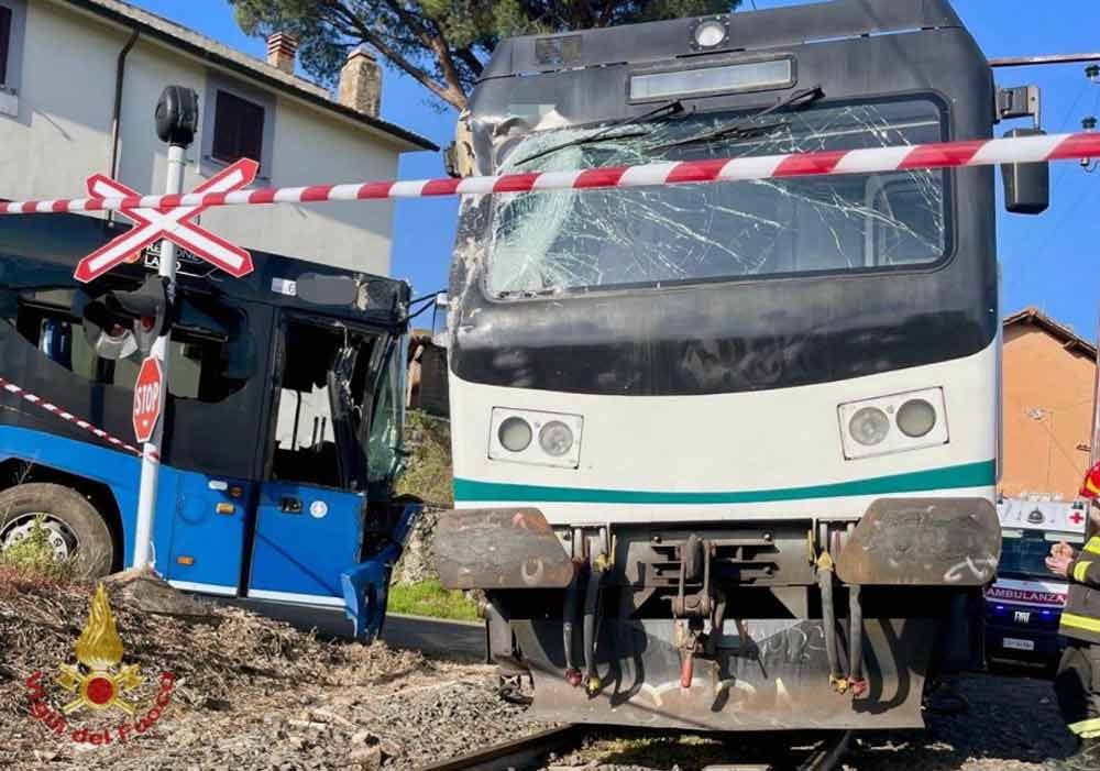 Scontro bus – treno, Cotral: “Nominata commissione di inchiesta”