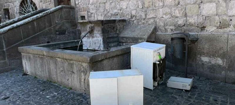 PIAZZA-SAN-CARLUCCIO