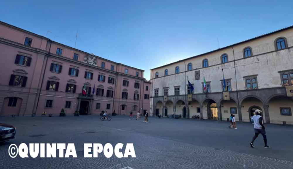 Allestita la sala Luigi Petroselli con 18 pannelli lignei